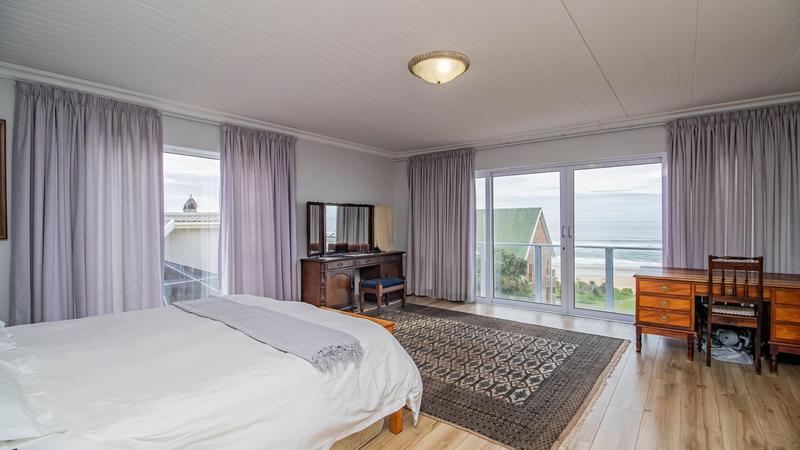 9 Bedroom Property for Sale in Outeniqua Strand Western Cape